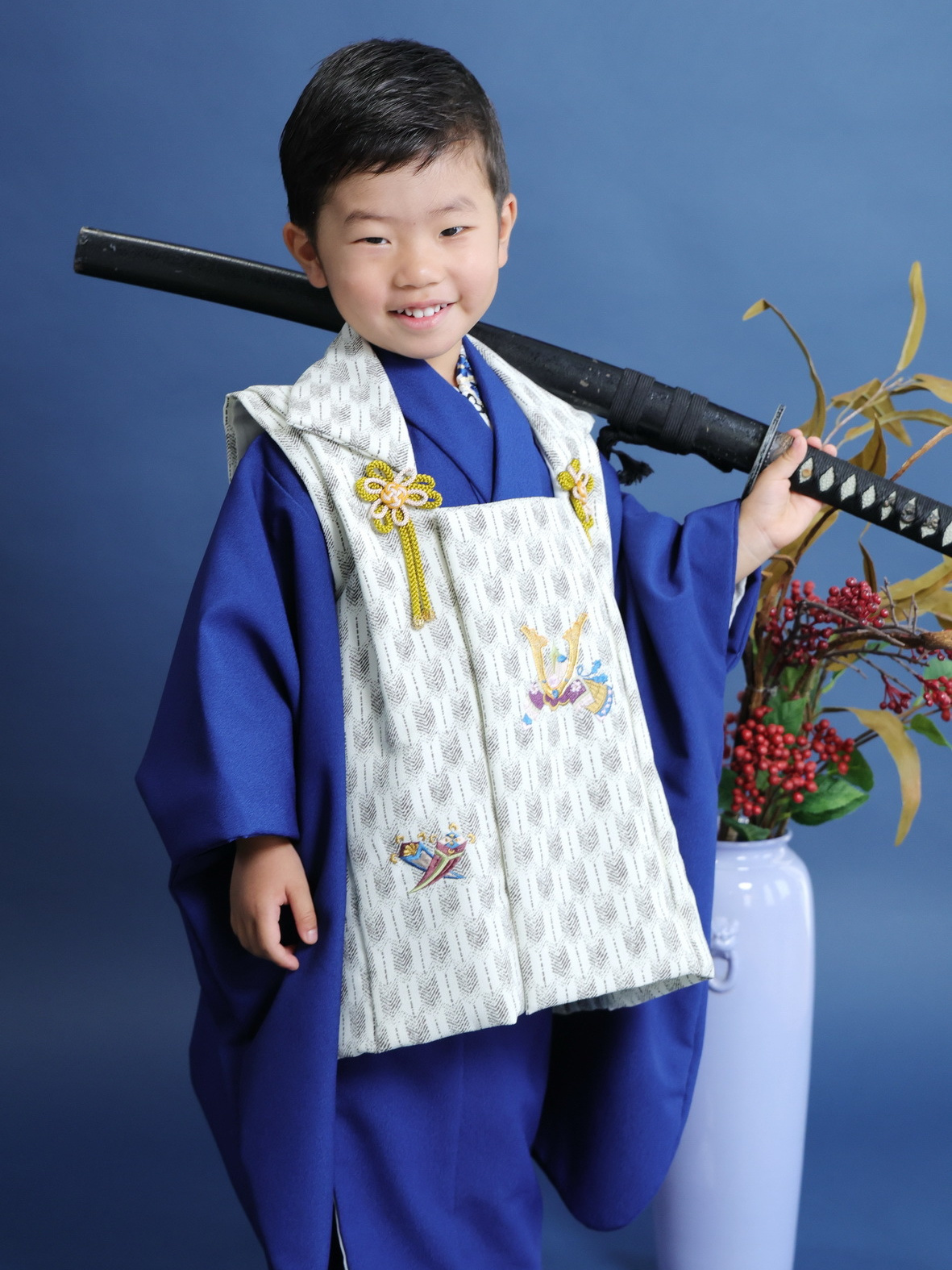 七五三写真/紫絞り着物の7才女の子