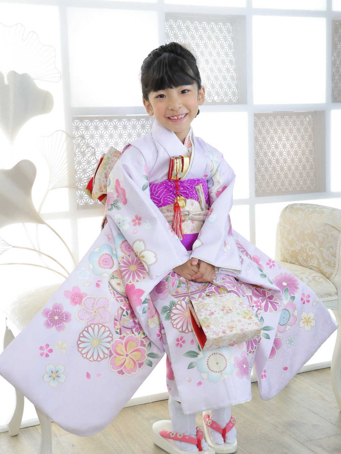 七五三写真/紫絞り着物の7才女の子
