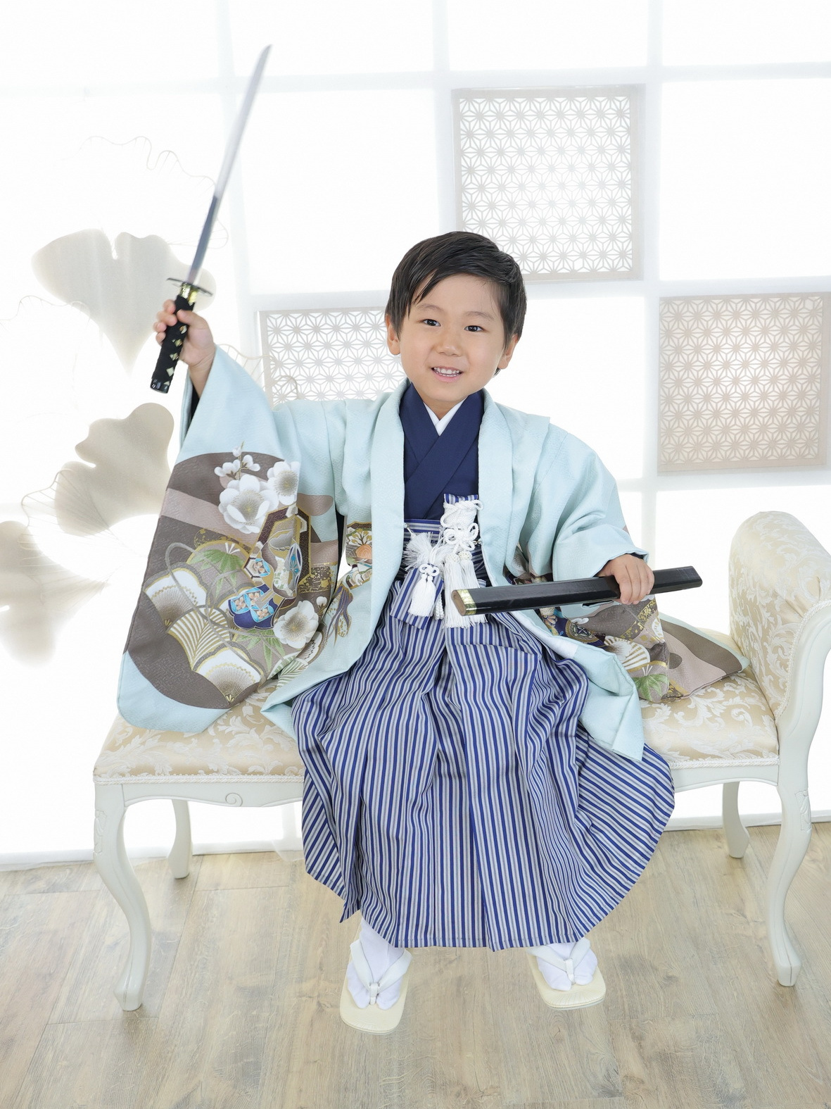 七五三写真/紫絞り着物の7才女の子