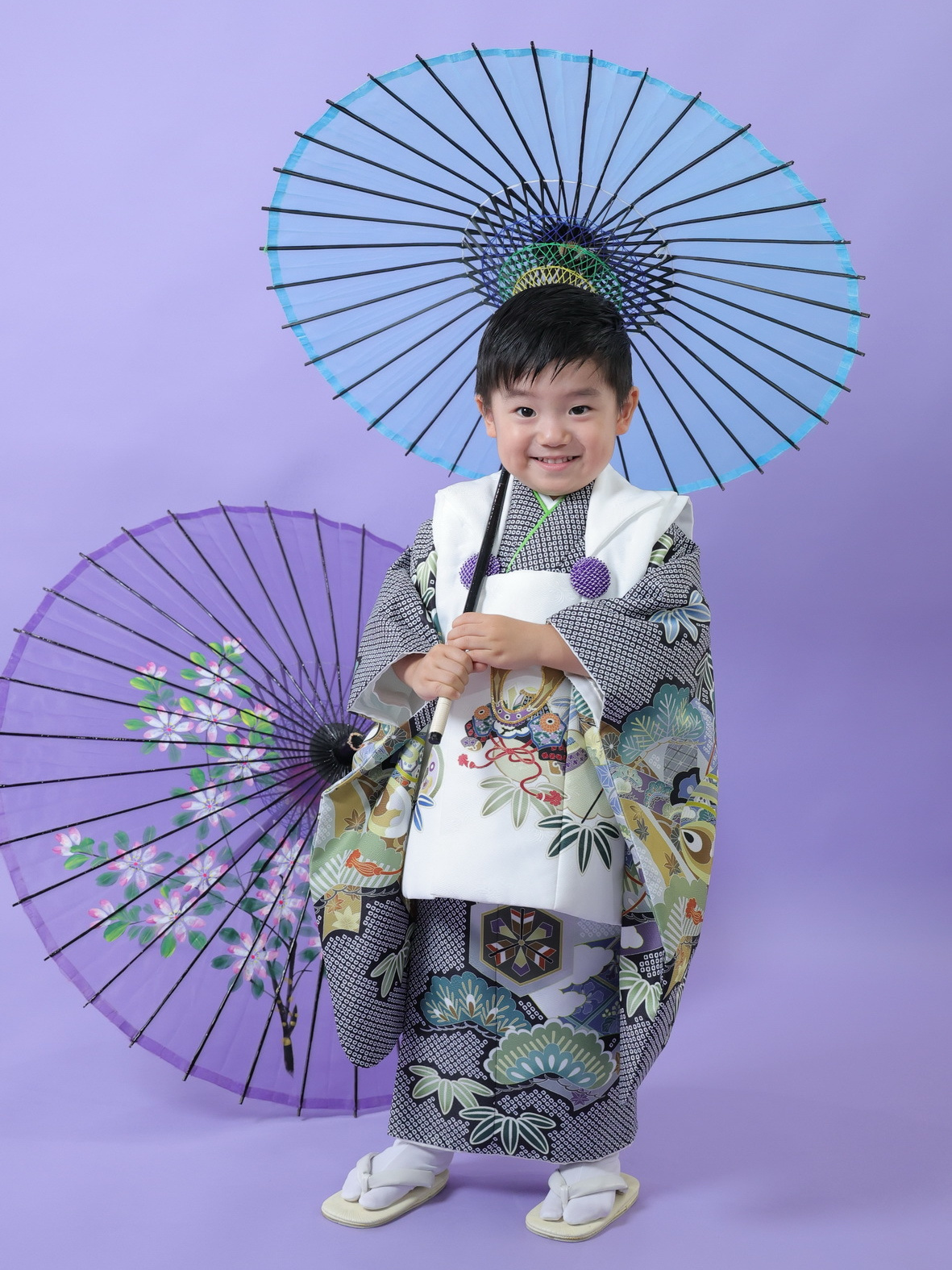 七五三写真/紫絞り着物の7才女の子