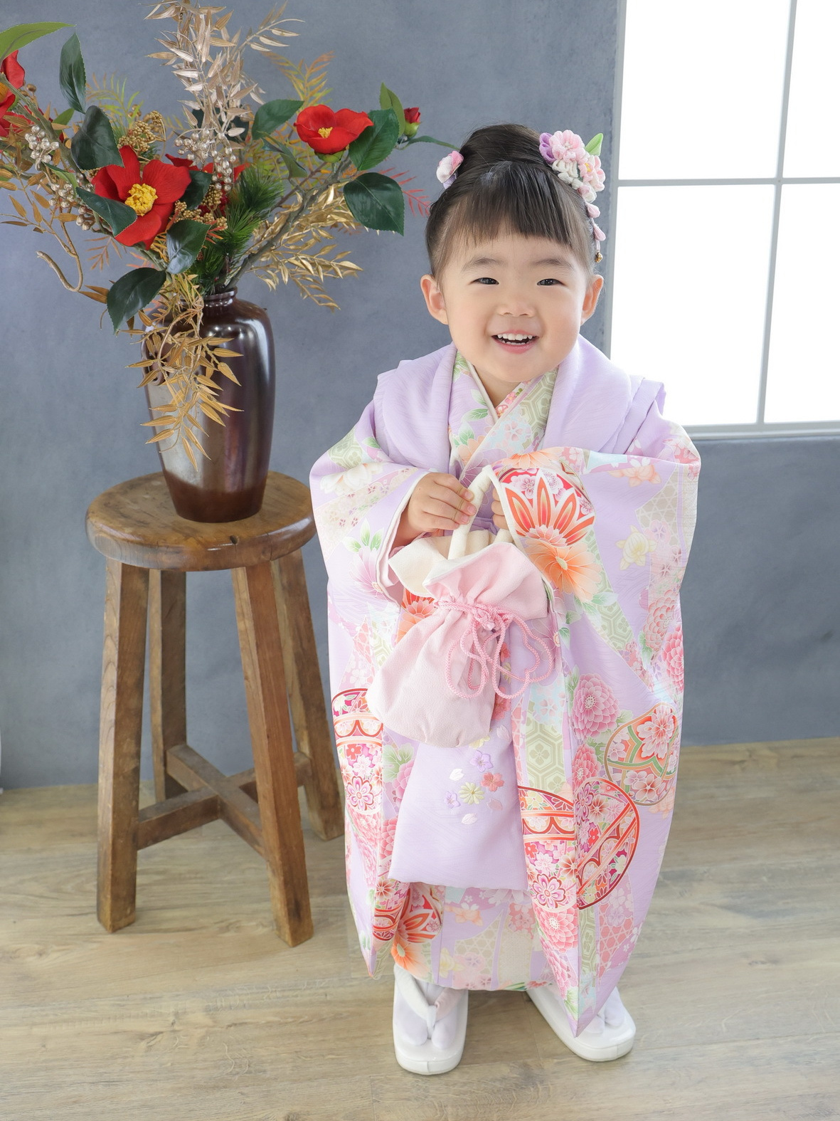 七五三写真/紫絞り着物の7才女の子